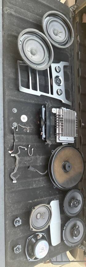Cadillac 267437303027 2012 Cts Oe Radio Speakers Sub And Amp