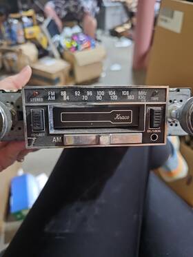 Kid-585e Kraco Radio