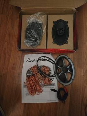 R46cx Phoenix Gold Speakers Missing A Plastic Piece