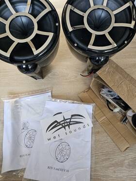 Wet Sounds 841992131804 - Rev 10 Tower Speakers Black Pair Not Tested For Parts