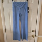 Gear Crossover Waist Flare Yoga Pants Leggings Blue Pockets Womens Small Nwt. Fixed Price $32.00.