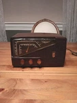Vintage Mid Century Zenith R721 Bakelite Am/fm Tube Radio Working. Fixed Price $149.00.
